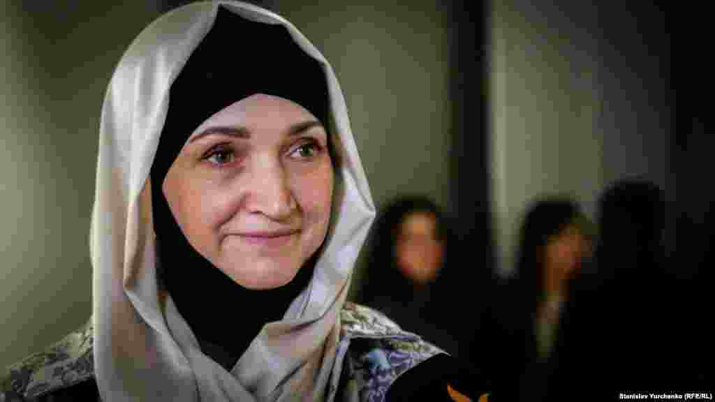  Жена крымского политзаключенного Муслима Алиева Наджие 