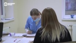 Как работает анонимный пункт вакцинации для тех, кто купил поддельный сертификат. Репортаж из Ужгорода Как работает анонимный пункт вакцинации для тех, кто купил поддельный сертификат. Репортаж из Ужгорода