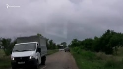 Из-за затопления в Керчи транспорт движется в объезд через села (видео) Из-за затопления в Керчи транспорт движется в объезд через села (видео)