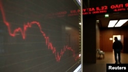 Фондовый рынок Греции упал почти на 8 процентов