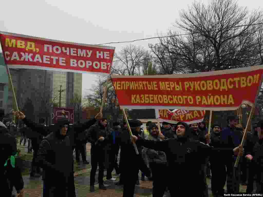 Колхоз был преобразован в сельскохозяйственный производственный кооператив (СПК) еще в 2002 году, но жители узнали об этом лишь спусть шесть лет