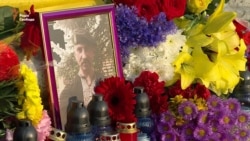 У Києві вшанували пам'ять воїна-співака Василя Сліпака (відео) У Києві вшанували пам'ять воїна-співака Василя Сліпака (відео)