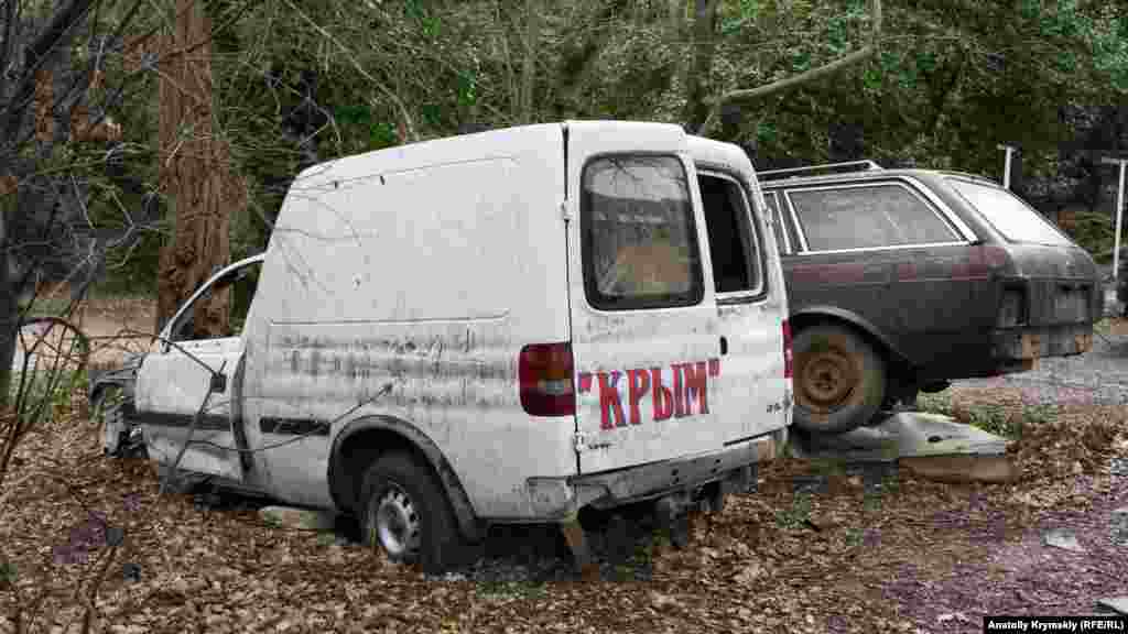 Цей «Крим» на задвірках парку нікуди більше не поїде
