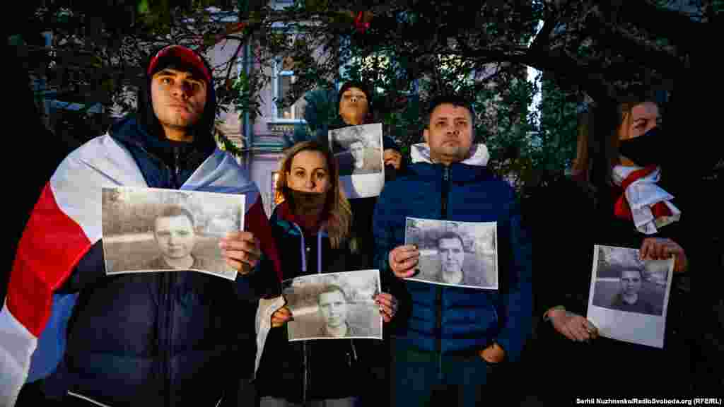 В одній із квартир, відповідно до заяв КДБ, у них вистрілив чоловік, який там перебував, в результаті чого співробітник Комітету держбезпеки був смертельно поранений. «У відповідь вогнем злочинець був знищений. Співробітник від отриманих ран помер», – повідомляє КДБ