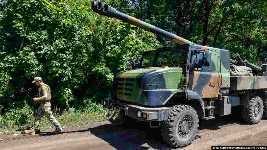 САУ CEASAR – французская колесная 155 мм самоходная пушка разработки GIAT Industries, она бьет на расстояние до 40 километров