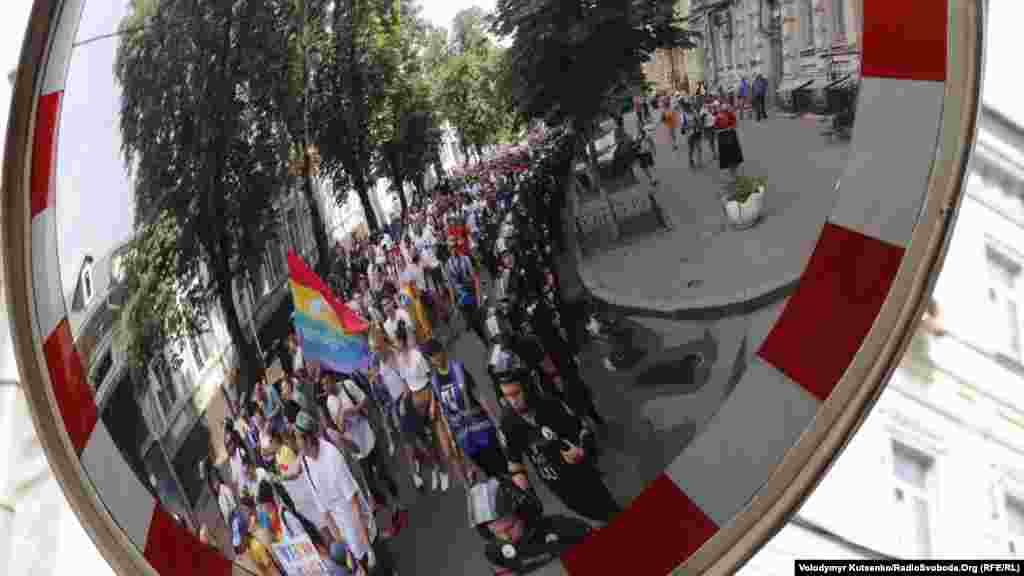 По итогам Марша равенства, Национальная полиция заявила о 3000 участников, организаторы же – о 8000.