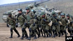 Российские войска во время военных учений, март 2015 года