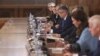 Măsurile prin care economia românescă poate fi sprijinită pentru a nu intra în colaps sunt așteptate de la Guvern. Actualul Executiv este condus de Marcel Ciolacu.