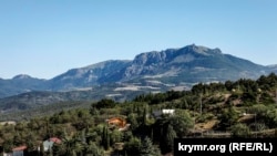 Вид на гору Демерджи на Южном берегу Крыма. Иллюстрационное фото