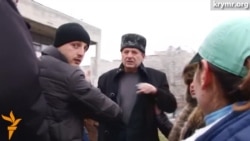 Ахтема Чийгоза насильно вивели з провладного мітингу кримських татар Ахтема Чийгоза насильно вивели з провладного мітингу кримських татар