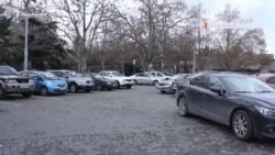 Севастопольских водителей заставят платить за парковку в центре (видео) Севастопольских водителей заставят платить за парковку в центре (видео)
