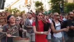Стоим до конца: Беларусь бастует Стоим до конца: Беларусь бастует