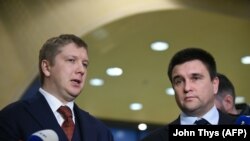 Naftogaz CEO Andriy Kobolyev (left) and Ukrainian Foreign Minister Pavlo Klimkin at a news conference.