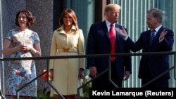 Президент США Дональд Трамп, первая леди Мелания Трамп, президент Финляндии Саули Ниинистё, его жена Дженни Хаукио