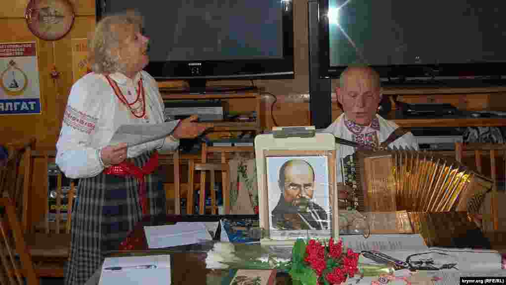 Севастополь. До 2017 року багато акцій стали проходити в приміщеннях, вишиванку тепер рідко зустрінеш на кримських вулицях. Разом із тим, в Криму відродилися творчі об’єднання та культурні українські центри. «Свою Україну любіть. Любіть її ... Во врем’я люте. В останню тяжку хвилину За неї Господа моліть». (Т. Шевченко «Чи ми ще зійдемося знову ...»)