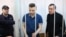 Александр Марголин (справа) и Илья Гущин в Замоскворецком суде
