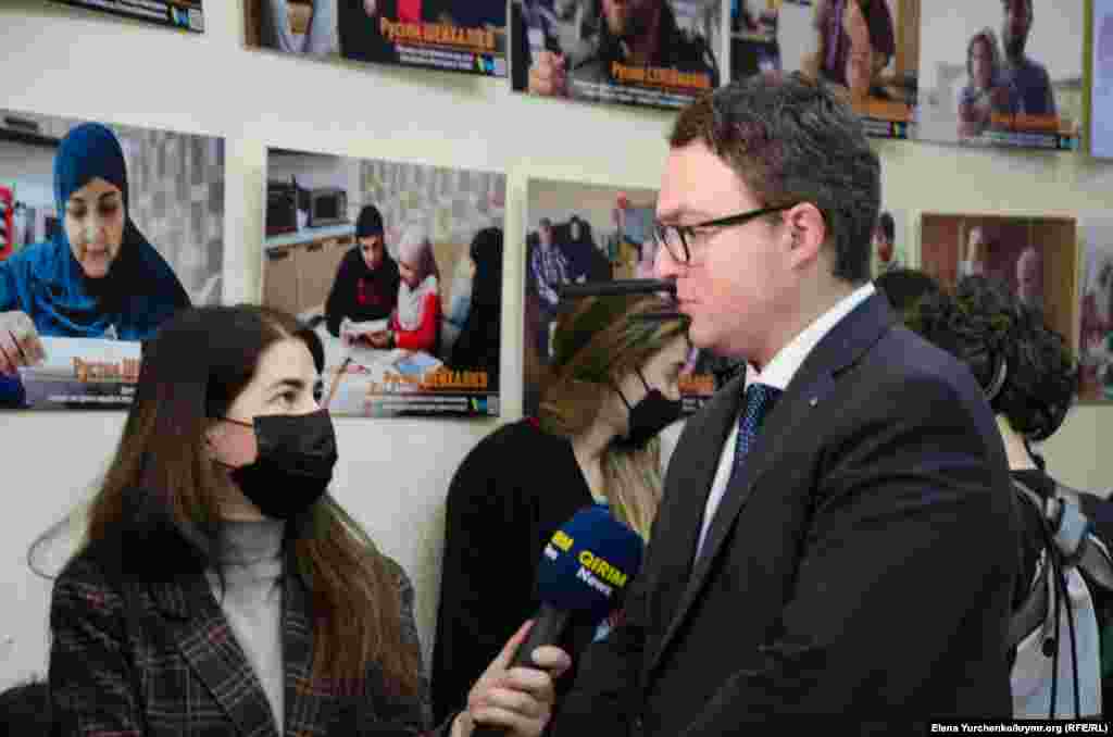 Постійний представник президента України в АР Крим і Севастополі Антон Кориневич зазначив: «Сьогодні, справді, ми у ситуації, коли свобода слова у тимчасово окупованому Криму неможлива»