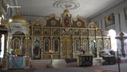 Поврежден алтарь, опечатаны двери: как блокируют храм УПЦ КП в Крыму (видео) Поврежден алтарь, опечатаны двери: как блокируют храм УПЦ КП в Крыму (видео)