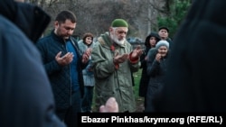 Після засідання суду, де фігурантів «справи Веджіє Кашка» перевели під домашній арешт, січень 2019