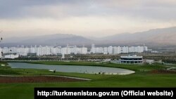 The new golf course in Ashgabat was built on a former residential site on which dozens of dwellings were bulldozed.