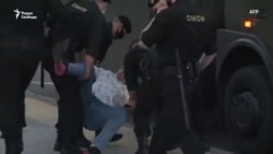 Сотни людей задержаны на протестах в Минске Сотни людей задержаны на протестах в Минске
