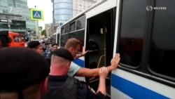 Задержание Навального на акции в поддержку Голунова Задержание Навального на акции в поддержку Голунова