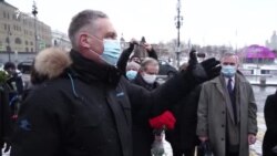 Иностранные дипломаты на мосту Иностранные дипломаты на мосту