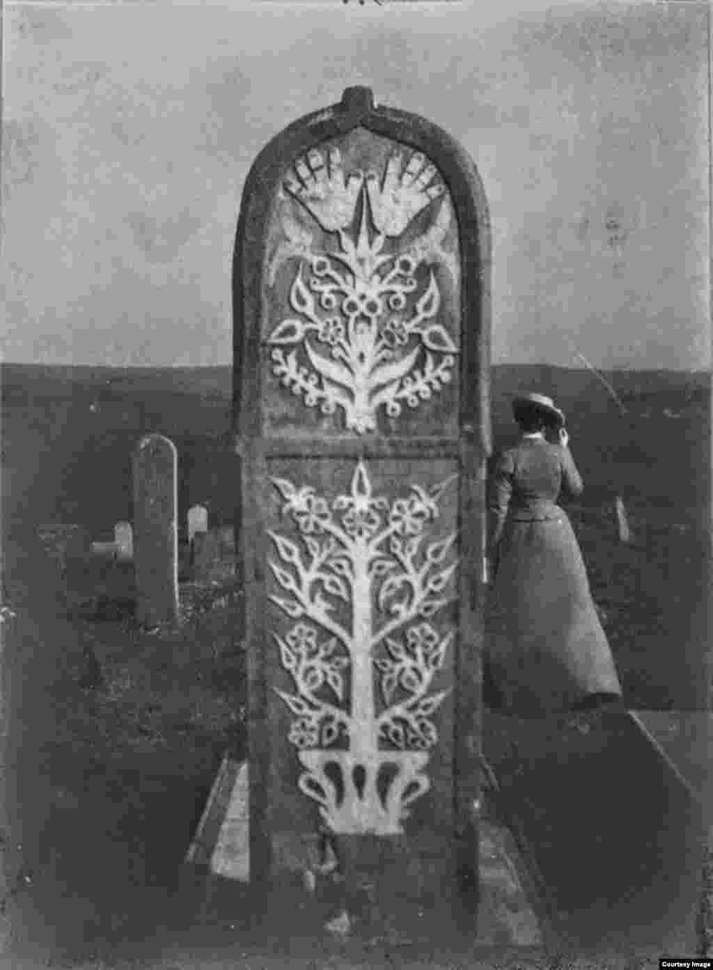Темир-Хан Шураялъул хабзал, 19 гIасру (тарихчIужу ТахIнаева ПатIиматил архивалдаса)