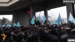 Чийгоз на митинге 26 февраля сдерживал протестующих Чийгоз на митинге 26 февраля сдерживал протестующих