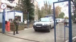 Киев и пророссийские сепаратисты меняются пленными Киев и пророссийские сепаратисты меняются пленными