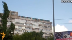 В Симферополе появилось огромное граффити «Вместе против рашизма» В Симферополе появилось огромное граффити «Вместе против рашизма»