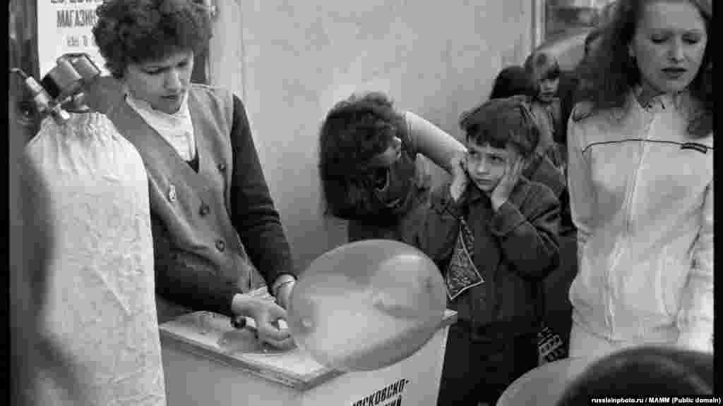 "Первомайские услуги", Москва, 1 мая 1984