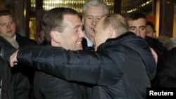 Дмитрий Медведев, Сергей Собянин и Владимир Путин. 4 марта 2012 г.