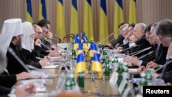 На заседании круглого стола "Объединим Украину"