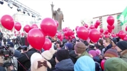 Митинг против отмены выборов мэра в Екатеринбурге Митинг против отмены выборов мэра в Екатеринбурге