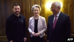 Президент Украины Владимир Зеленский и лидеры ЕС – глава Еврокомиссии Урсула фон дер Ляйен и председатель Европейского совета Антониу Кошта