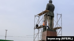 Иллюстративное фото – Крым, Симферополь, памятник Ленину