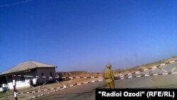 Ҳодиса дар ин гузаргоҳ рух додааст. Акс аз бойгонӣ.