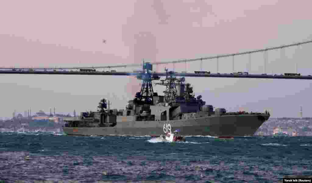 Согласно данным российского военно-морского портала, на вооружении корабля находятся восемь пусковых установок ЗРК «Кинжал» (64 ракеты), две четырехконтейнерные установки ракето-торпед «Раструб», реактивные бомбометные установки РБУ-6000, артиллерийские установки АК-100 и АК-630М. Также на борту базируются два вертолета Ка-27  
