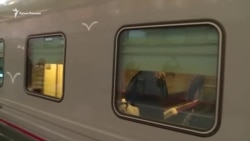 В Крым из Санкт-Петербурга отправился первый пассажирский поезд (видео) В Крым из Санкт-Петербурга отправился первый пассажирский поезд (видео)