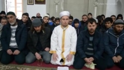 Мусульмани Євпаторії звернулися до Аксьонова з проханням припинити свавілля Мусульмани Євпаторії звернулися до Аксьонова з проханням припинити свавілля