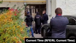 Полиция у здания юридической службы горкома КПРФ, Москва, 28 сентября 2021 года