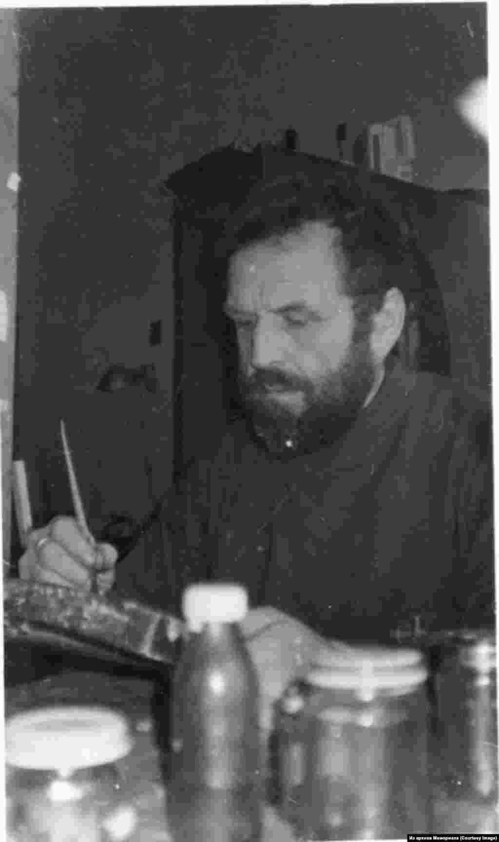 Виктор Капитанчук, родился в 1945. Член-основатель "Христианского комитета защиты прав верующих в СССР", политзаключенный (1980). 