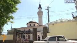 Кырым мәчетләрендә сөрген корбаннары истәлегенә догалар кылынды Кырым мәчетләрендә сөрген корбаннары истәлегенә догалар кылынды