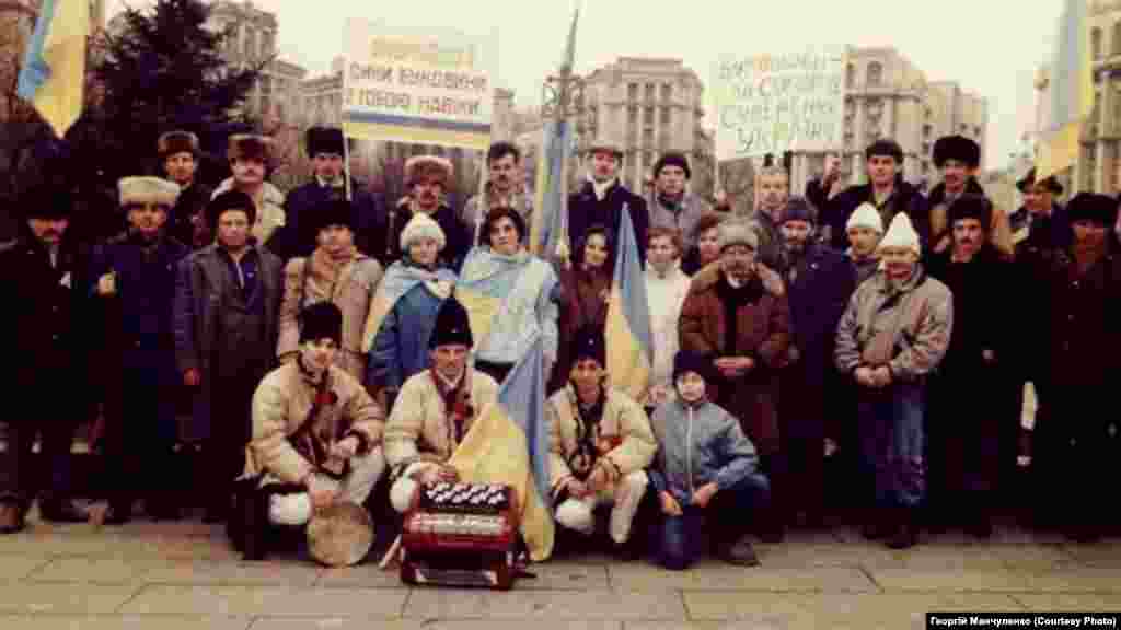  Киев. Буковинцы тоже присоединились к «Живой цепи». Фото Георгий Манчуленко