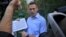 Алексей Навальный голосует на выборах 8 сентября в Москве