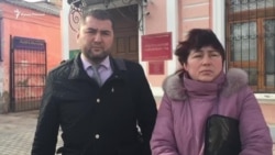 Фигуранту «дела 26 февраля» не могут передать письмо от Петра Порошенко (видео) Фигуранту «дела 26 февраля» не могут передать письмо от Петра Порошенко (видео)