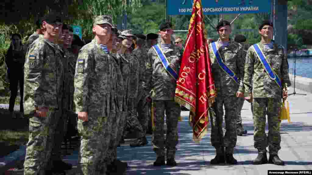 На сегодняшний день в структуре КМП – бригада морской пехоты, артиллерийская бригада, три отдельных батальона морской пехоты, а также реактивный артиллерийский полк