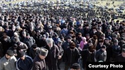 Жидер район тIалаб гьабун митингалде рахъарал ГIавухъал, Дагъистан, 2014 сон