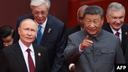 Президент России Владимир Путин с главой Китая Си Цзиньпином и лидерами Казахстана Касым-Жомартом Токаевым и Узбекистана Шавкатом Мирзиёевым